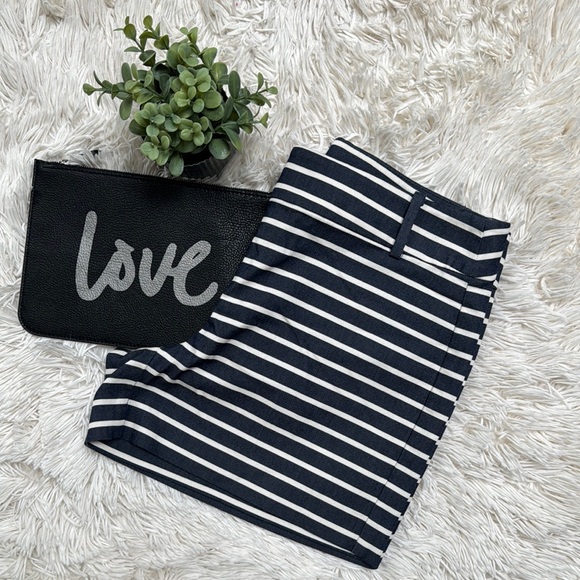 🎉HP🎉 Loft Riviera Striped Shorts 💗 Navy & Ivory - Picture 2 of 14